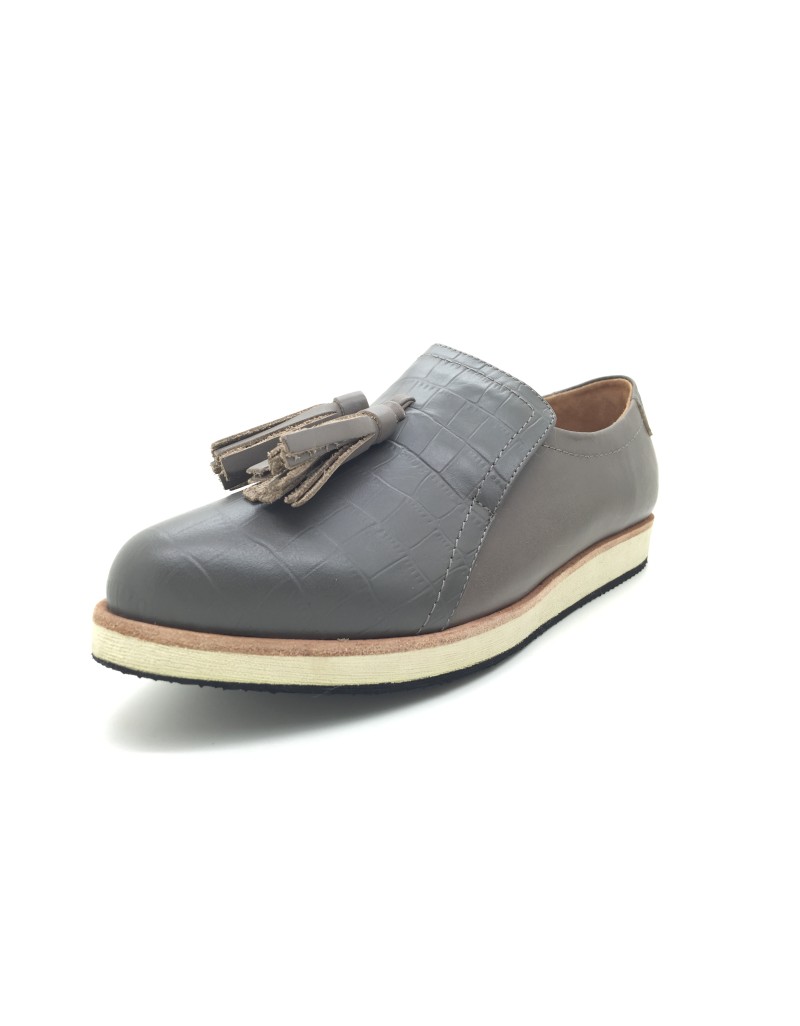 CLASSY Grey Cowhide Leather Tassel Flats