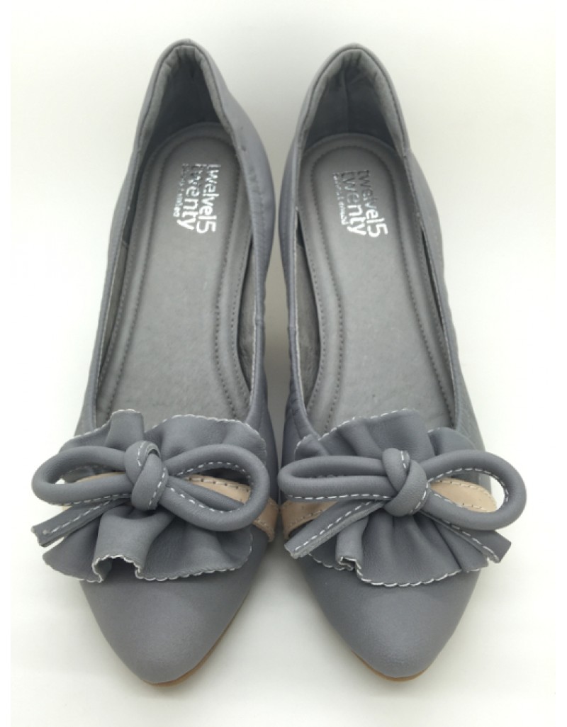 DOLLY Grey Lambskin Leather Ribbon Kitten Heels