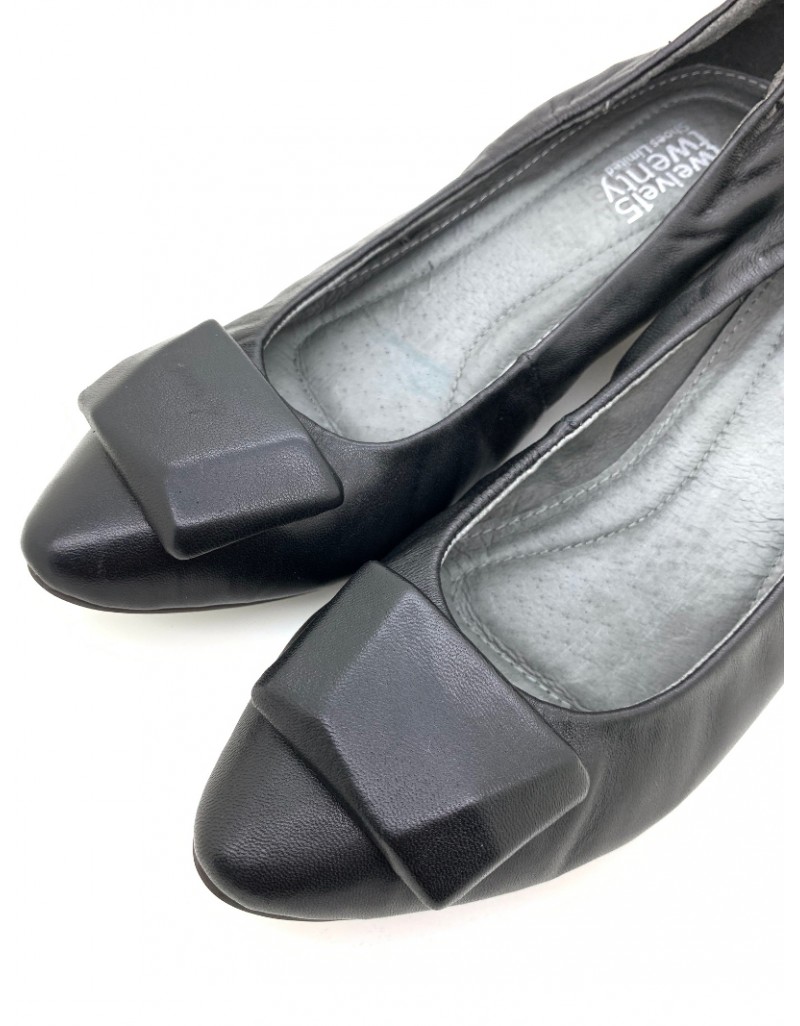Dolly Black Lambskin Leather Block Design Kitten Heels