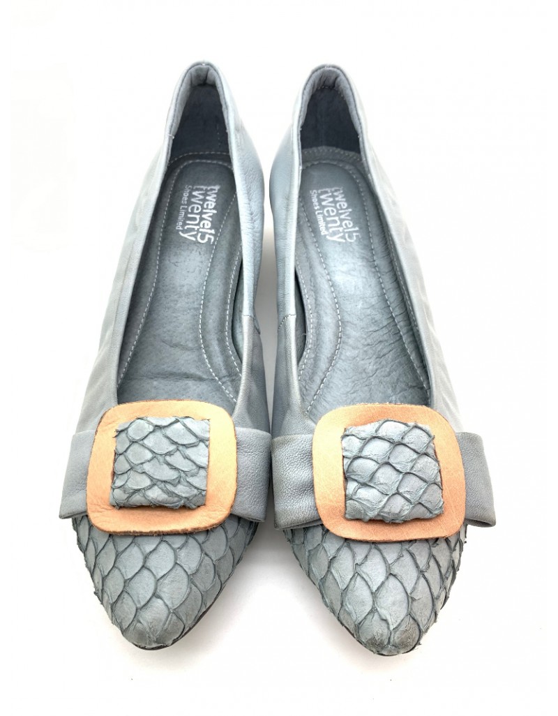 DOLLY Reissue Grey Lambskin Leather with Fish Skin Leather Bow Tip Design Kitten Heels