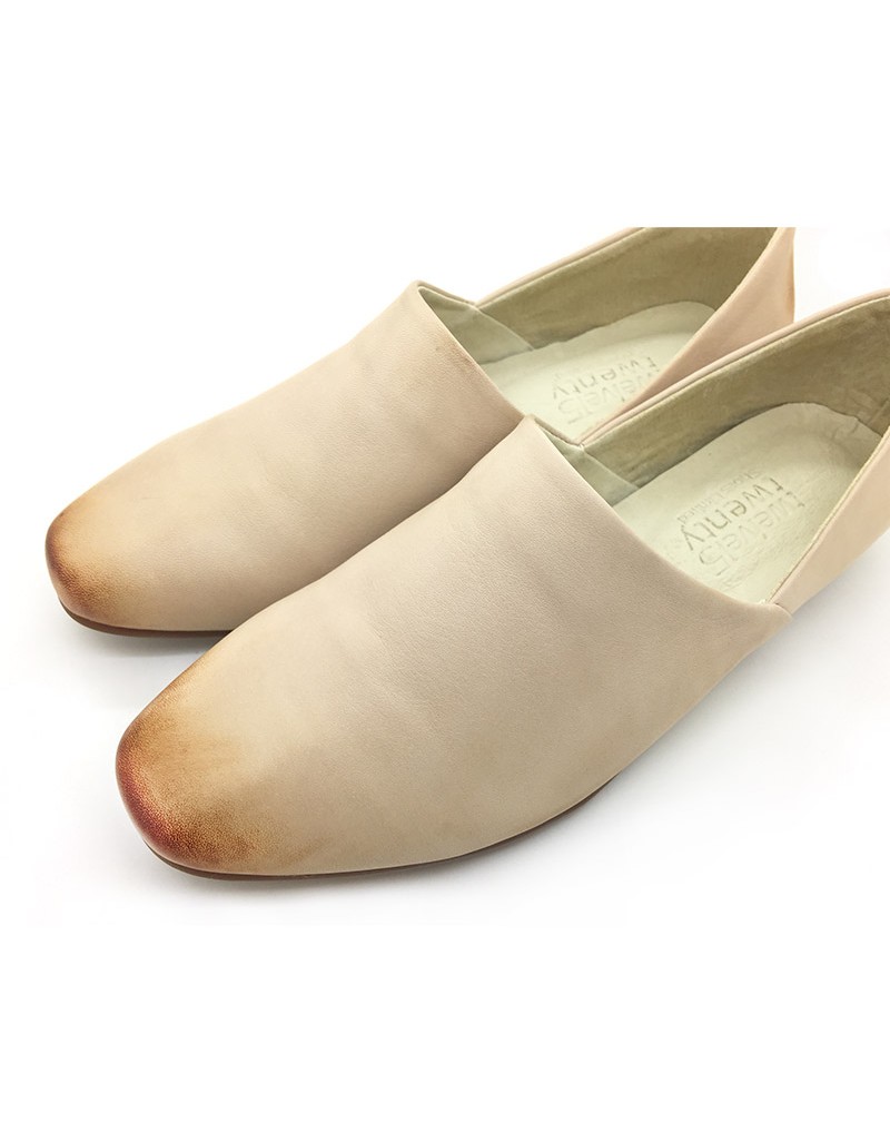 CLASSIC BEIGE DESIGN COWHIDE LEATHER FLATS