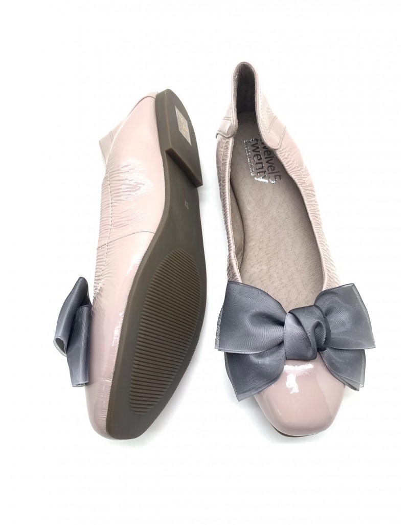 REEI Grey Patent Leather Ribbon Flats